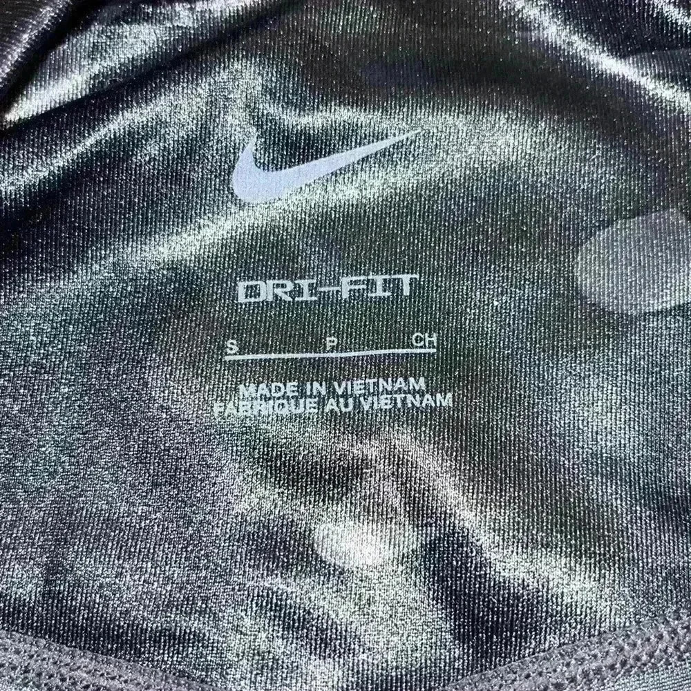 NWT Women’s Nike One Tight Fit Mid Rise Full Length Camo Leggings Size small - Picture 8 of 10
